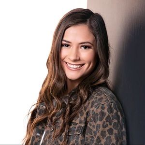 Meet your Posher, Brooke